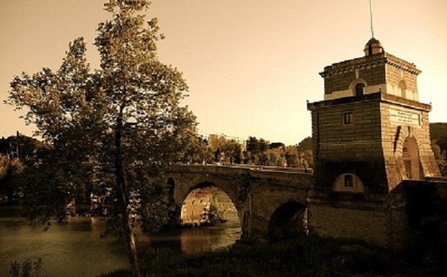Ponte Milvio, non solo lucchetti