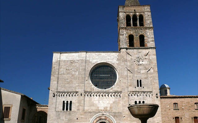 E' una delle capitali del romanico