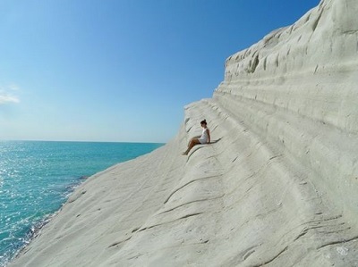 Scala dei Turchi: la spiaggia scolpita nella roccia