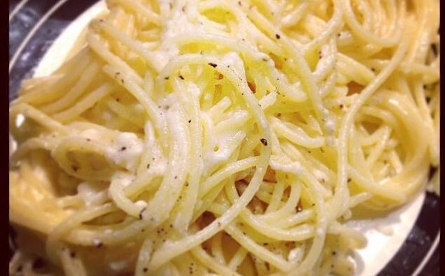 spaghetti cacio e pepe