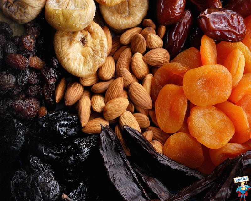 Frutta secca: tra calorie e proprietà benefiche