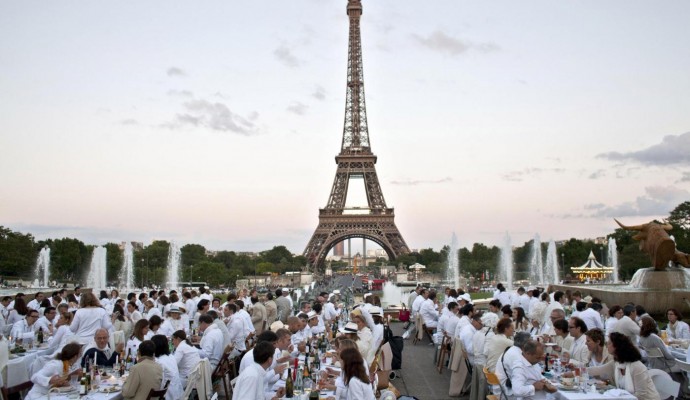 Diner en blanc Tour Eiffel Paris