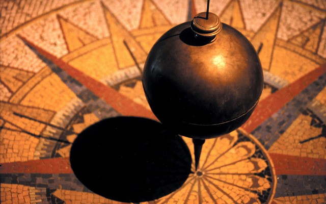 Un modello del Pendolo di Foucault presente nel museo