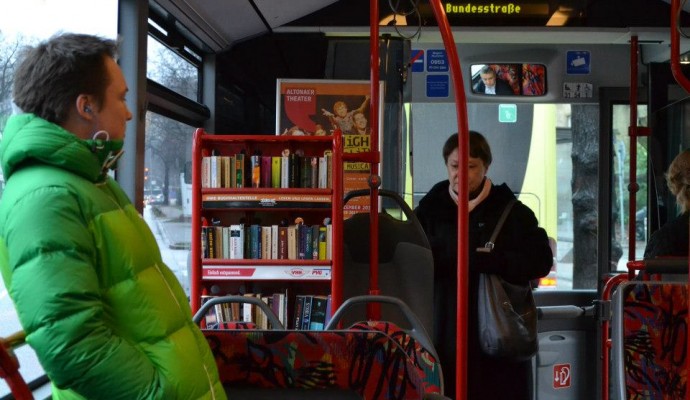 leggere in autobus