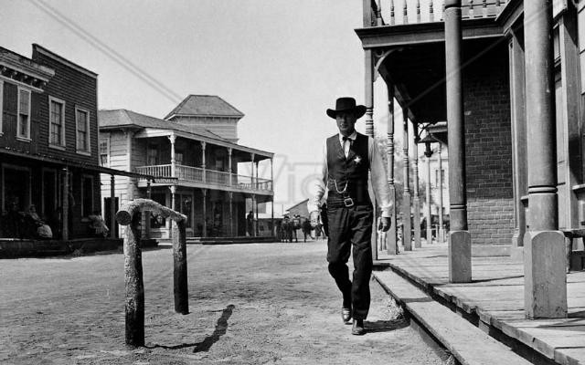 mezzogiorno_di_fuoco_gary_cooper_fred_zinnemann_001_jpg_aefh