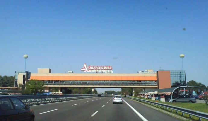 Autogrill_Dorno-726x400