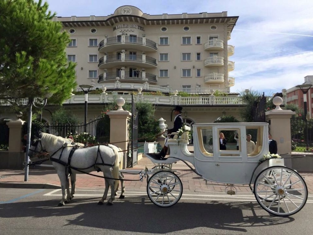 PALACE HOTEL FOTO CARROZZA CAVALLI BIANCHI