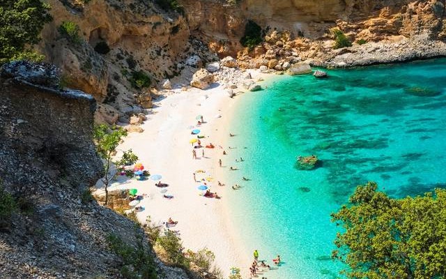 migliori-spiagge-d-italia-spiaggia-di-cala-biriola-sardegna