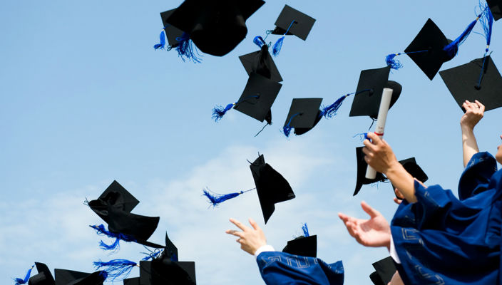 Le-10-Lauree-più-bizzarre-del-mondo