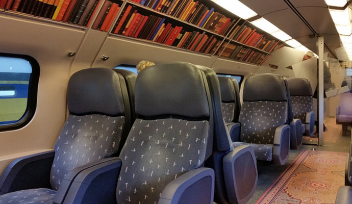 treno-vagone-biblioteca-olanda