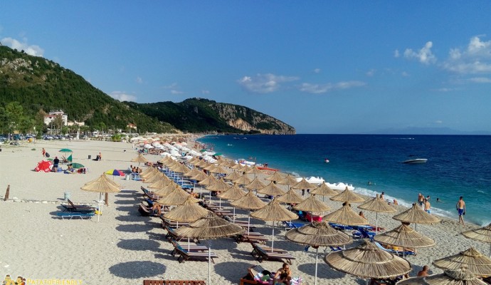 Le-più-belle-spiagge-dellAlbania-La-lunga-spiaggia-di-Dhermi