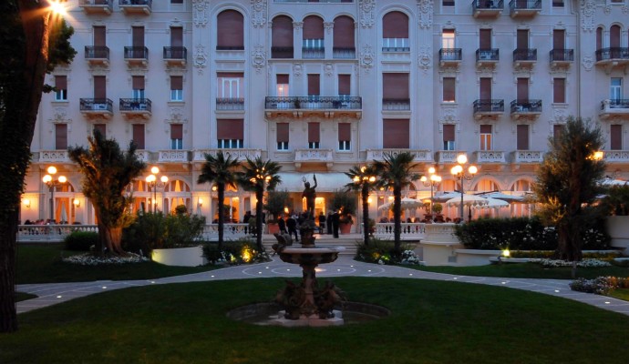GHR. 100 anni verticale