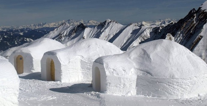 1596_igloo_village